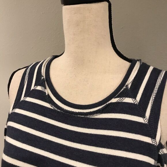 Striped cold shoulder long sleeve dress - Picture 2 of 12